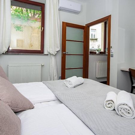 Inpoint 2-Bedrooms Apartment With Private Garden And Free Parking Krakau Exterior foto