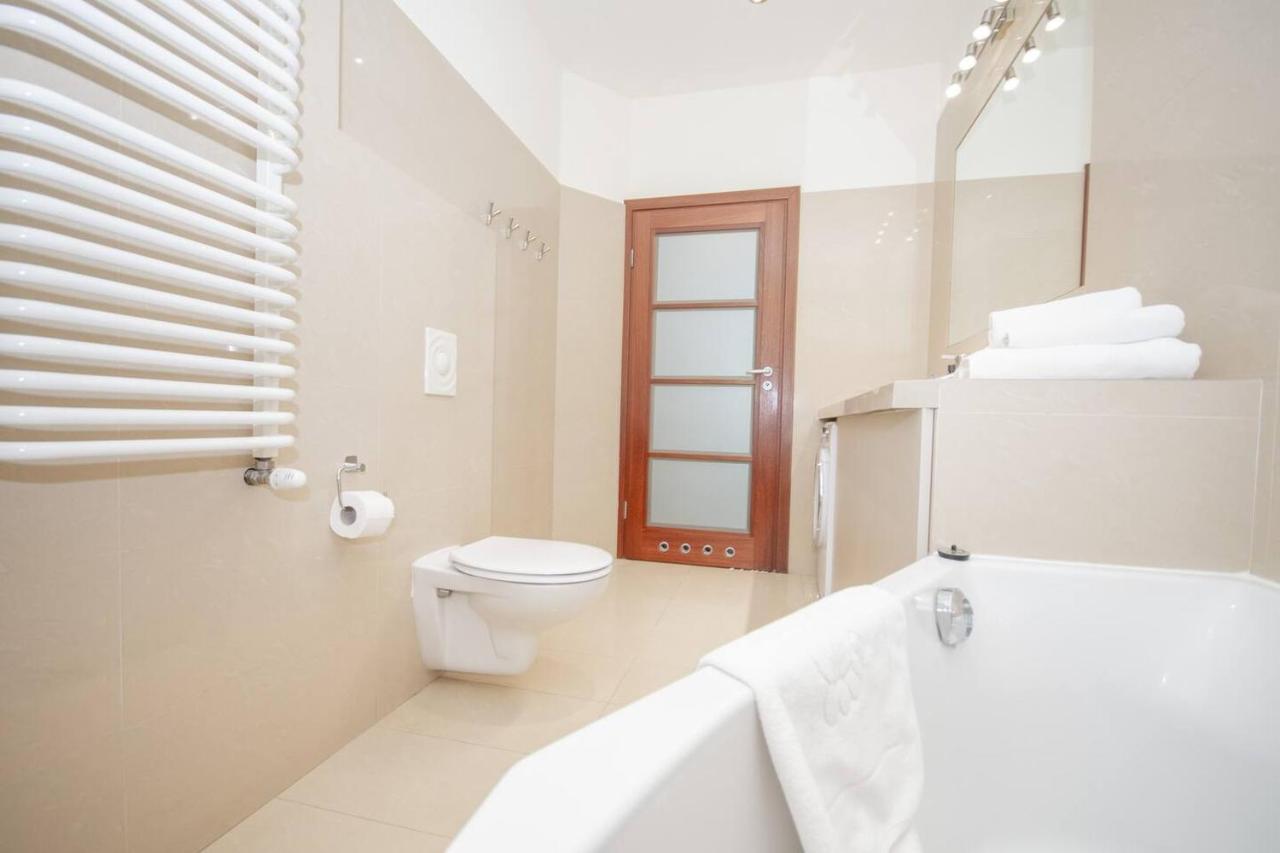 Inpoint 2-Bedrooms Apartment With Private Garden And Free Parking Krakau Exterior foto