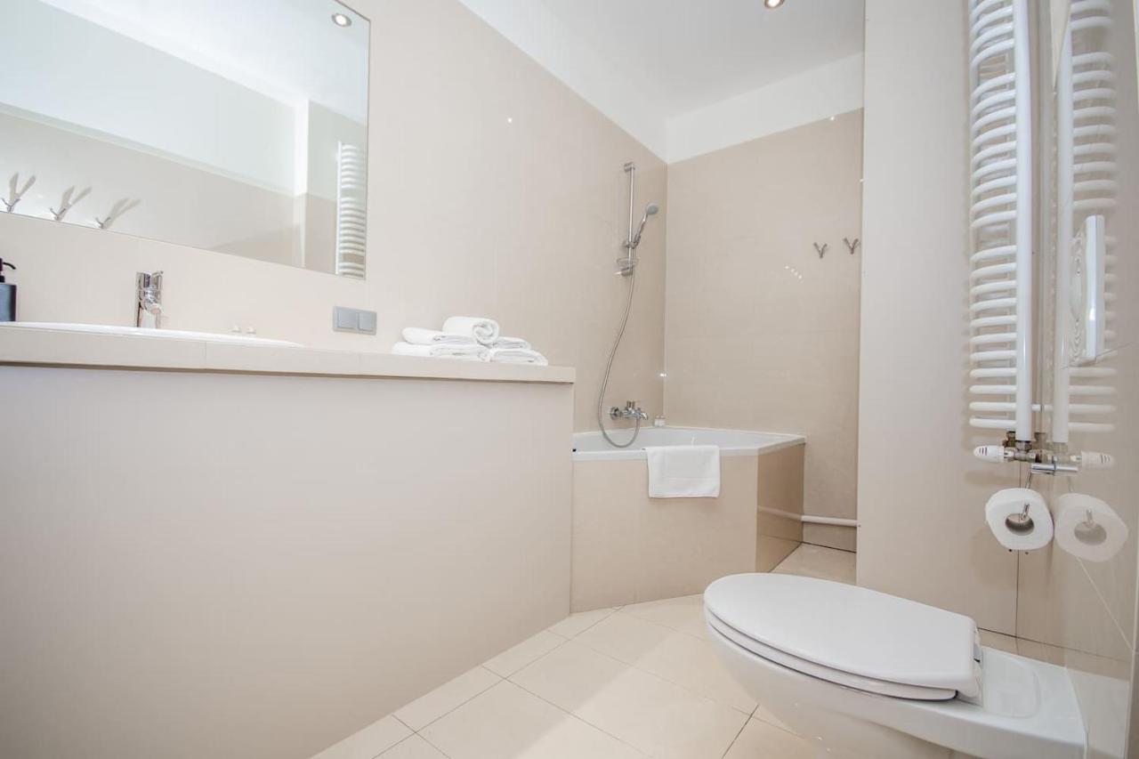 Inpoint 2-Bedrooms Apartment With Private Garden And Free Parking Krakau Exterior foto